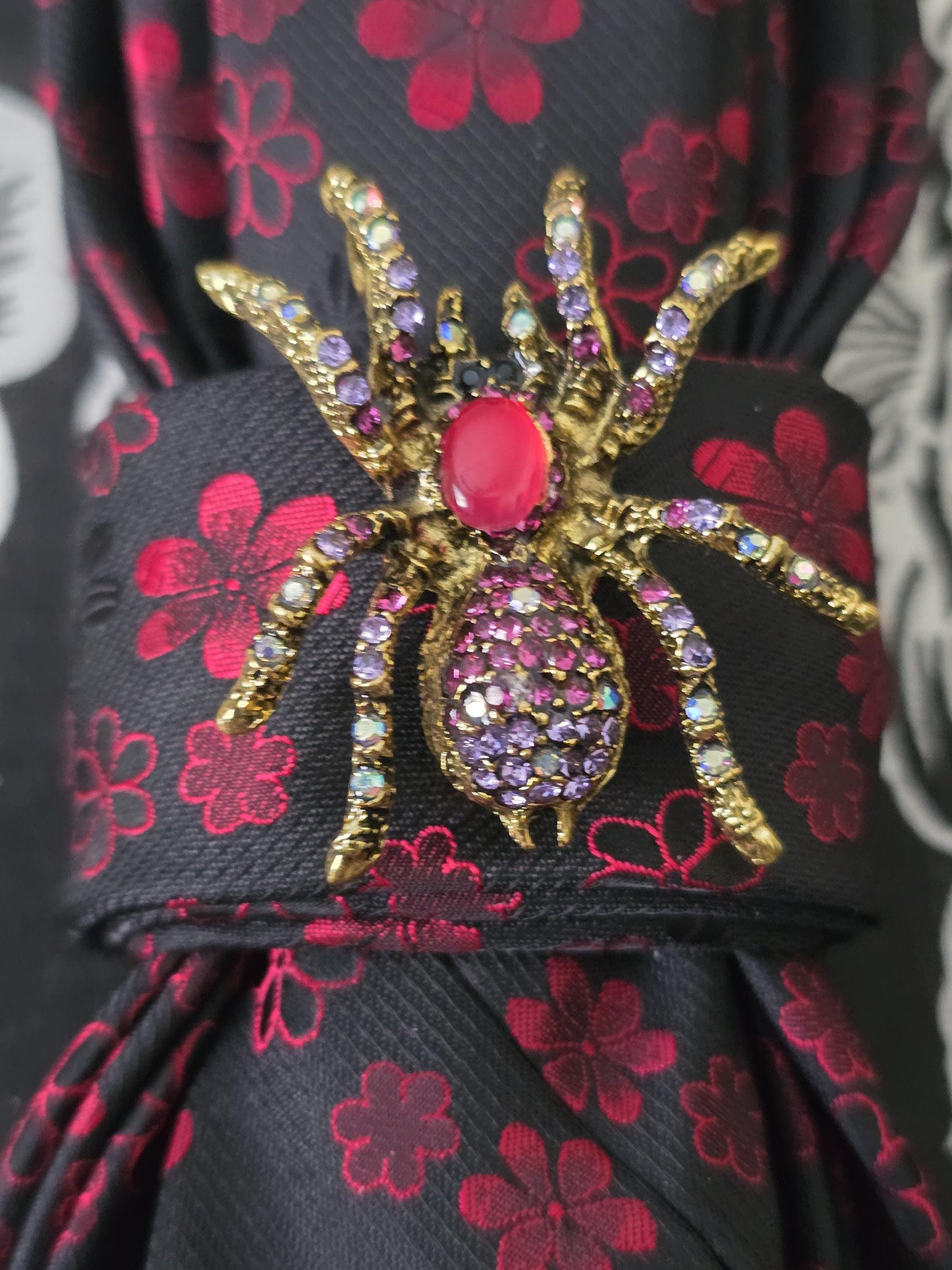 Simple Red and Black Floral Women’s Necktie Necklace - Fashion Ties For Women  - Brooch Necktie - Stylish Neckwear For Women