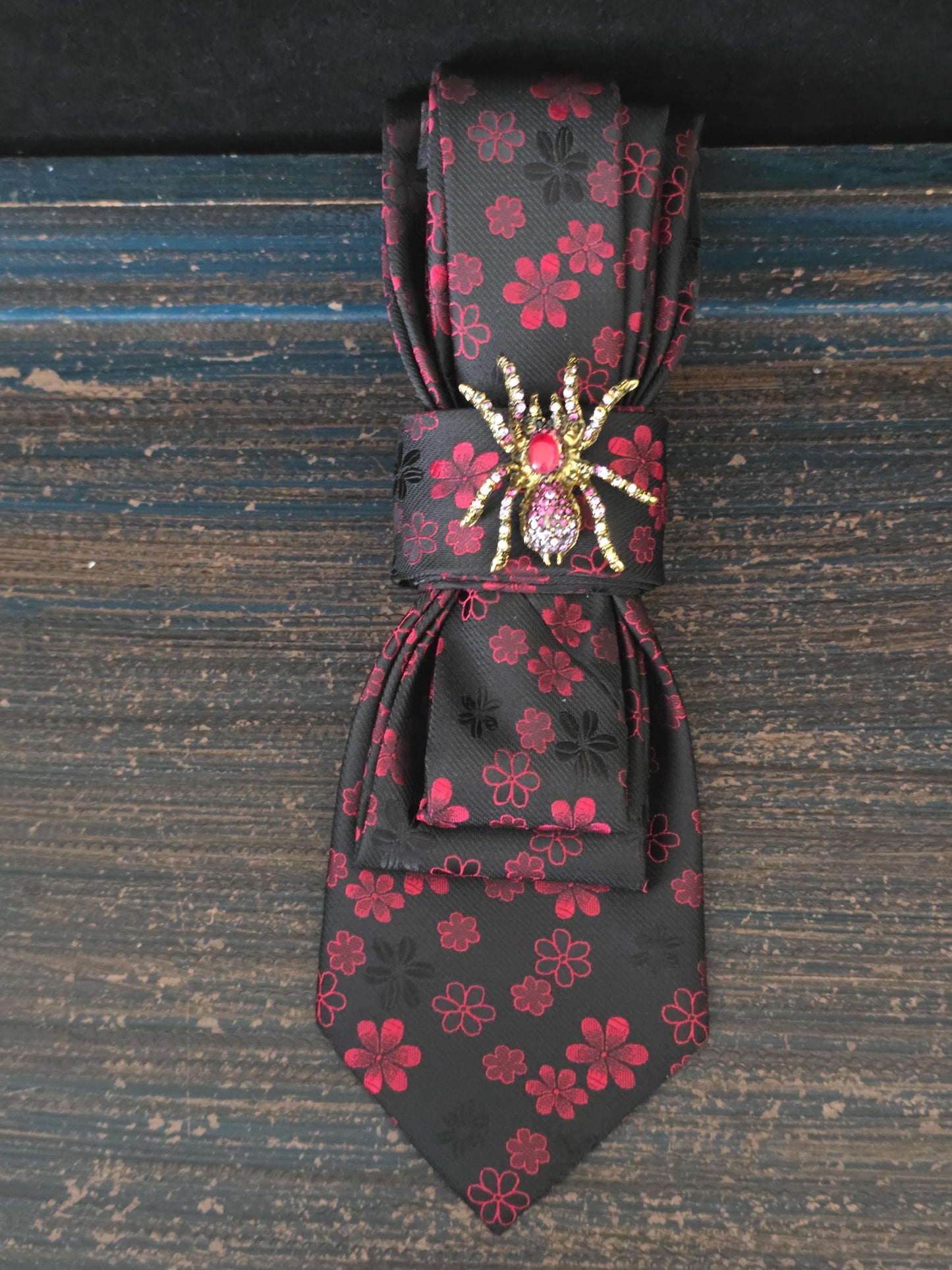 Simple Red and Black Floral Women’s Necktie Necklace - Fashion Ties For Women  - Brooch Necktie - Stylish Neckwear For Women