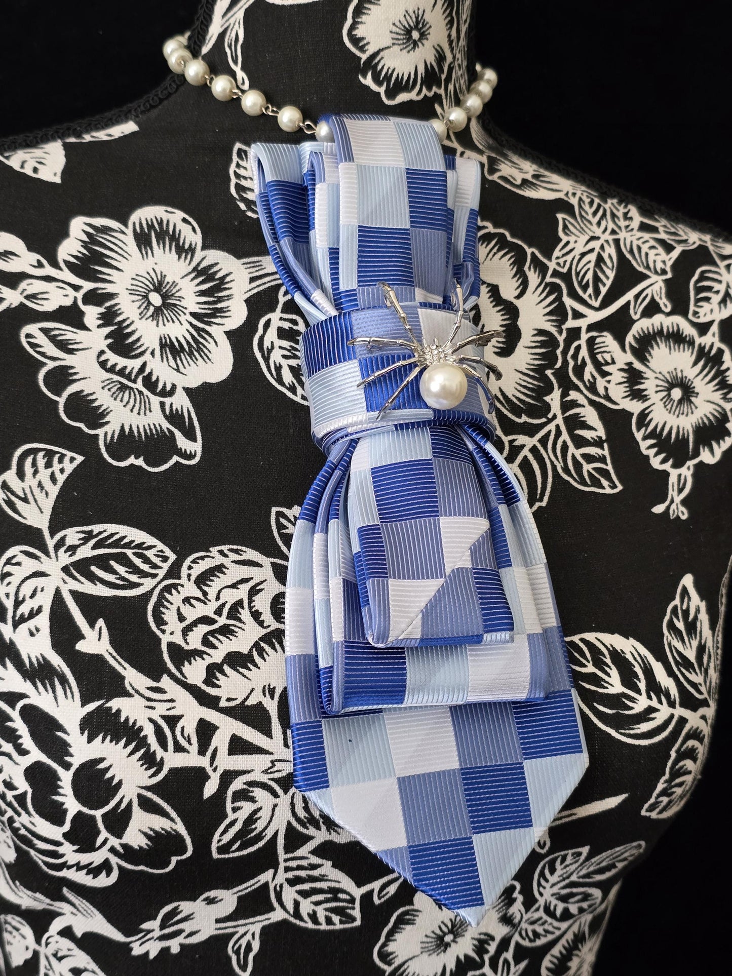 Blue Plaid Necktie Necklace: Silver Spider Brooch, Women's Fashion Tie