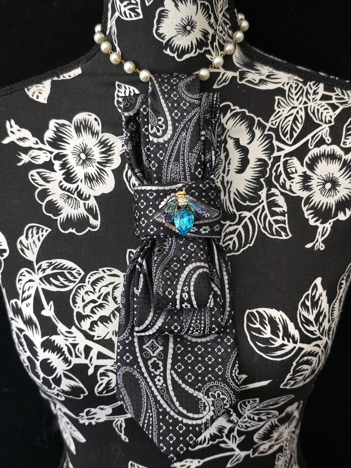 Black & White Paisley Tie Necklace: Silk Brooch Neckwear