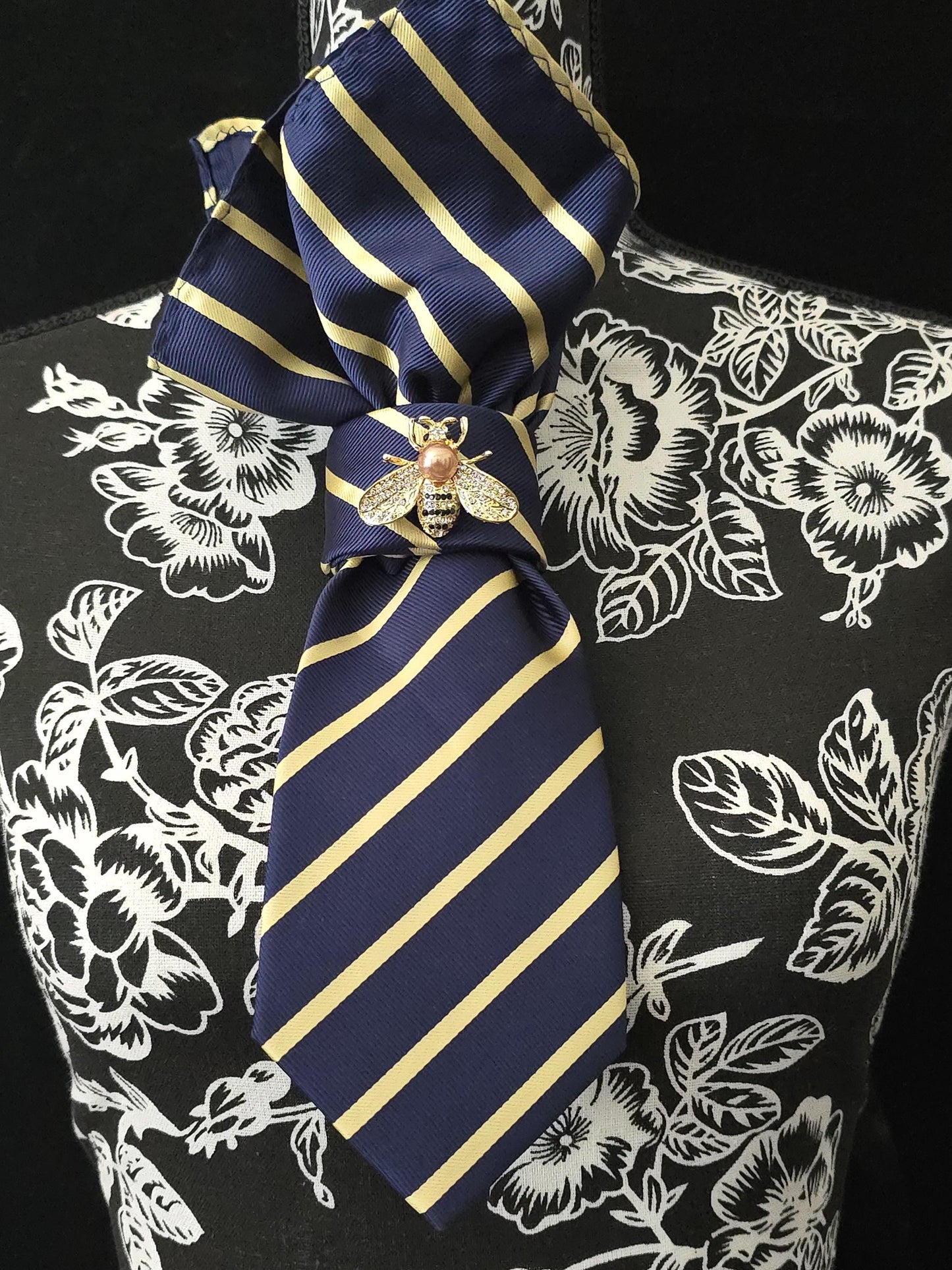 Stylish Blue Stripe Women’s Necktie Necklace - Fashion Ties For Women  - Brooch Necktie - Stylish Neckwear For Women