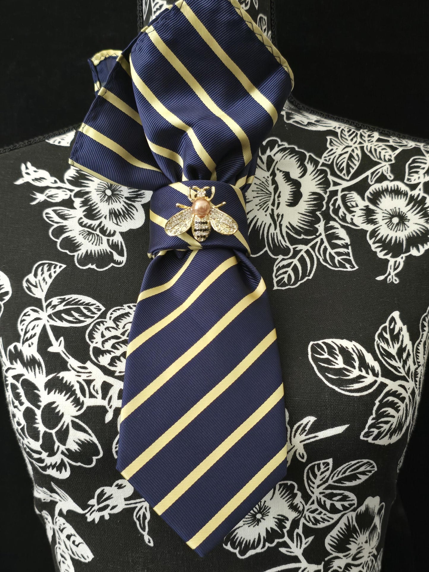 Stylish Blue Stripe Women’s Necktie Necklace - Fashion Ties For Women  - Brooch Necktie - Stylish Neckwear For Women