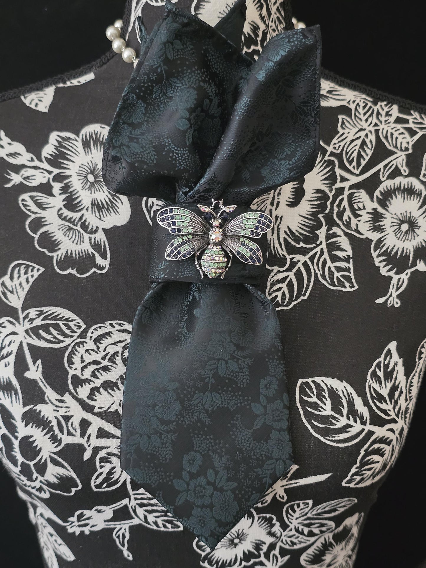 Fearless Ties | Unique Women’s Neckties, Tie Necklaces & Brooch Neckwear | Stylish Neckwear For Women