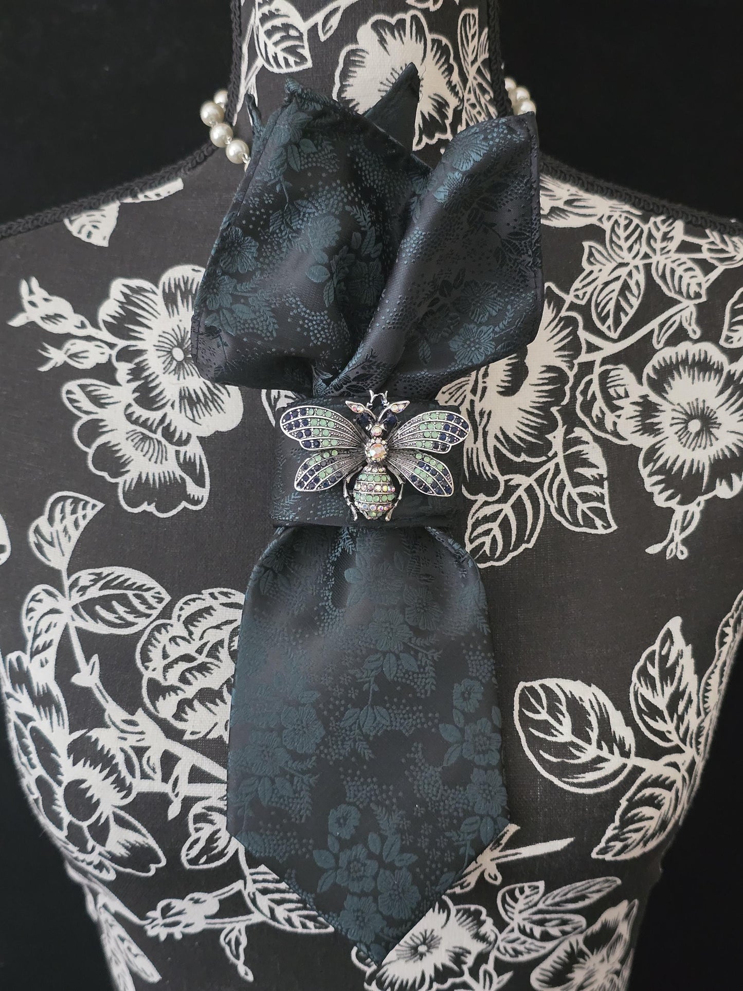 Fearless Ties | Unique Women’s Neckties, Tie Necklaces & Brooch Neckwear | Stylish Neckwear For Women